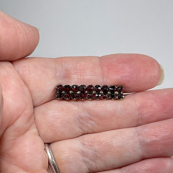 Vintage Garnet Collar Pin, Victorian, Bar Pin - Picture 5 of 10